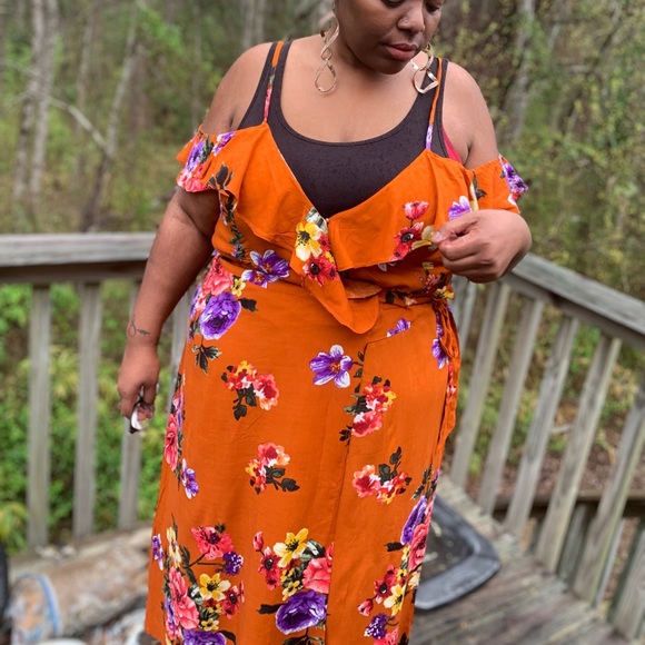Floral Wrap Dress *Plus Size* - Picture 1 of 4